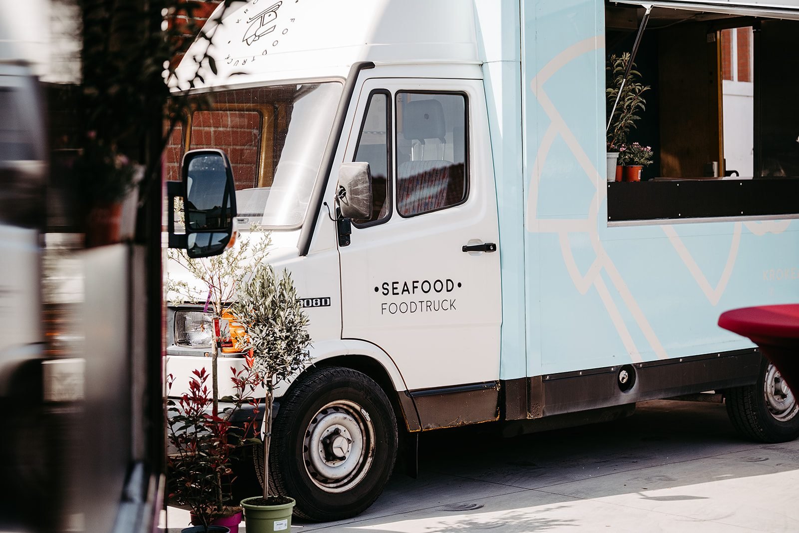 Zijkant van de Krok-Eat seafood foodtruck